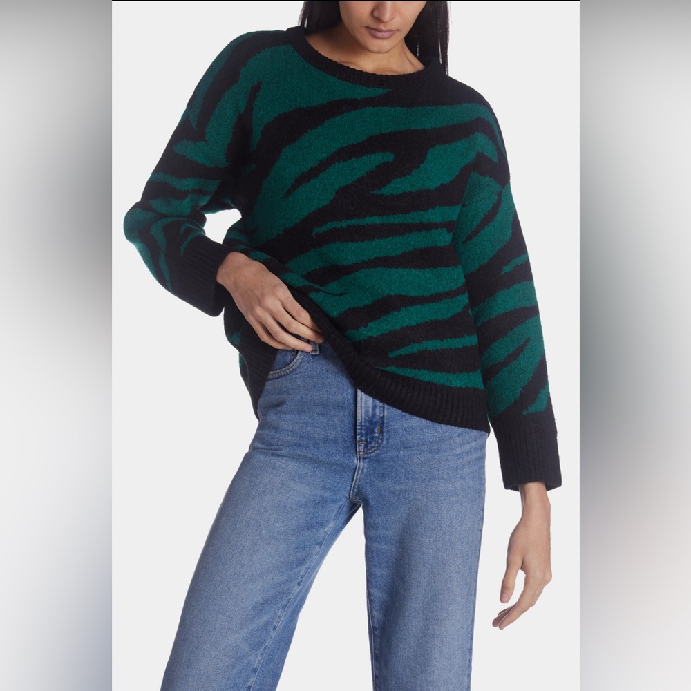 BRAND NEW NWT - Spring and Mercer - Green/Black Animal Print Sweater - Size XL